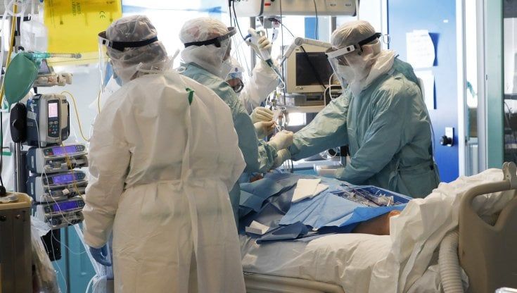 Bollettino coronavirus Piemonte, cala ancora la pressione sugli ospedali: 126 ricoverati in meno 