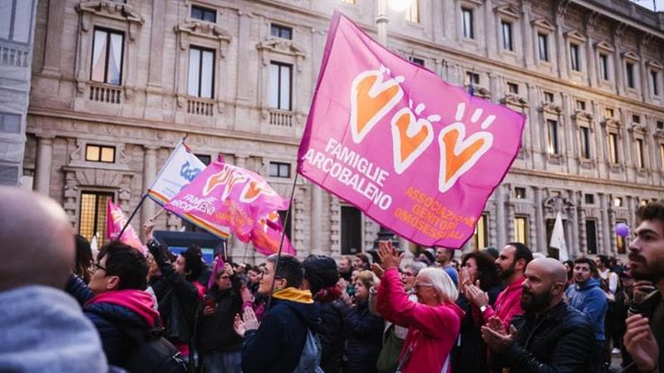 Settantasette bimbi con due mamme registrati in meno di un anno: vademecum del Comune sulle nascite