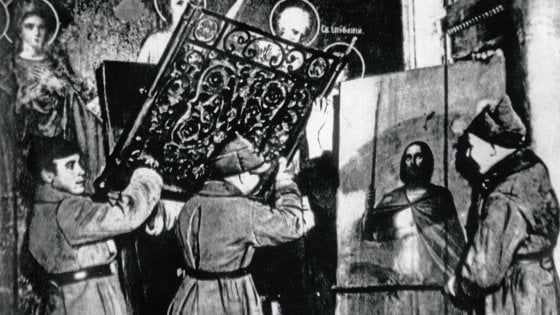 Santa Madre Russia resta senza Dio