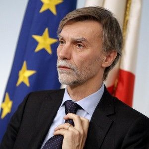 Delrio: "Tagli di spesa obiettivo obbligato, se i ministri falliscono vanno a casa"