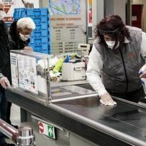 Supermercato, un italiano su quattro fa la spesa una volta al mese
