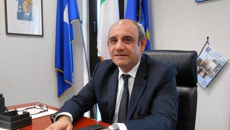 Tangente da 100mila euro, arrestato il sindaco di Santa Marina: è il terzo in due giorni