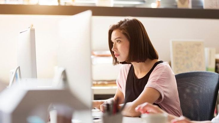 Il divario retributivo e di opportunità che spinge le donne a lasciare l’azienda