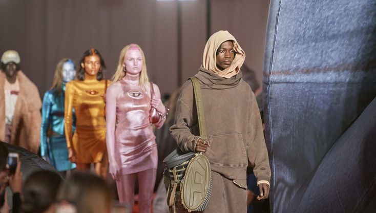 Diesel, il debutto in passerella è l'apoteosi del denim