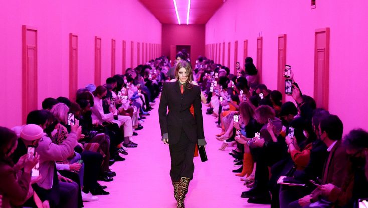 Sportmax, in passerella sfila la seduzione del power dressing