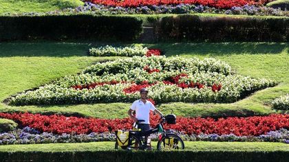 In viaggio in bicicletta da Genova a Teheran sulla via della Seta