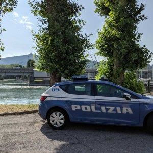 Il cadavere di un uomo di circa 35 anni nelle acque del Po 