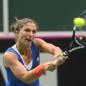 Tennis<strong>, Fed Cup: Errani e Giorgi ko, Italia sotto 2-0</strong>