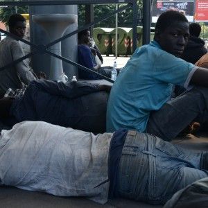 Milano, dopo i siriani &egrave; emergenza profughi per gli eritrei. E Pisapia accusa Alfano