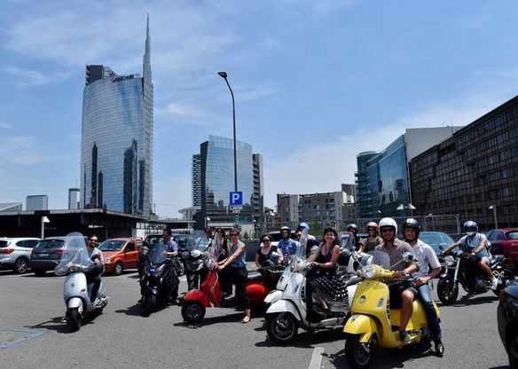 Arch Week, in Vespa con Stefano Boeri per scoprire la Milano che cambia