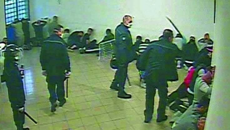 Violenze in carcere giudice, via dati personali da copie cellulari