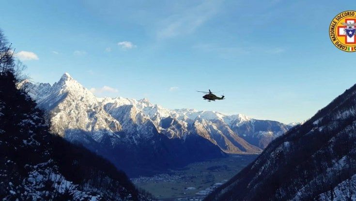 Monte Vareno, coppia di escursionisti muore scivolando sul ghiaccio davanti alla figlia di 5 anni