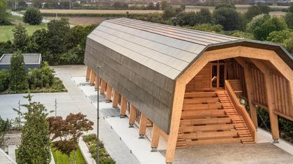 Il pavilion di Pedrali diventa permanente. Lo racconta Michele De Lucchi