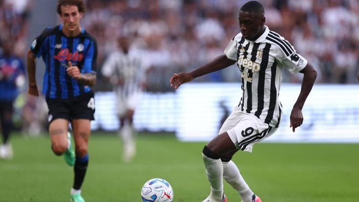 Frattura a un dito della mano per Kolo Muani: è il quinto giocatore della Juve a essere operato