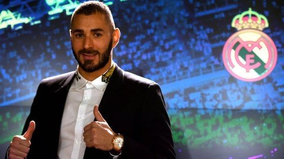 Real Madrid, Benzema rinnova altri due anni: "Voglio chiudere qui la mia carriera"
