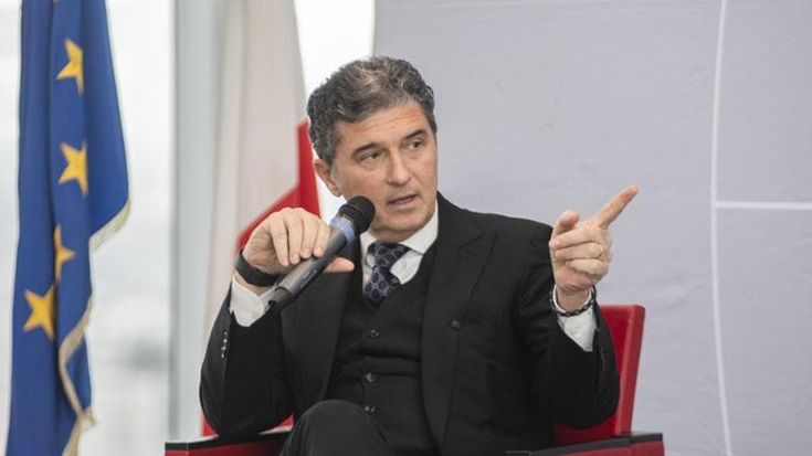 Pazzali si autosospende dalla Fondazione Fiera. Gli hacker su Mentana: “Su di lui c’è l’alert”. Indagato il manager Sea Barletta, anche lui fa un passo indietro