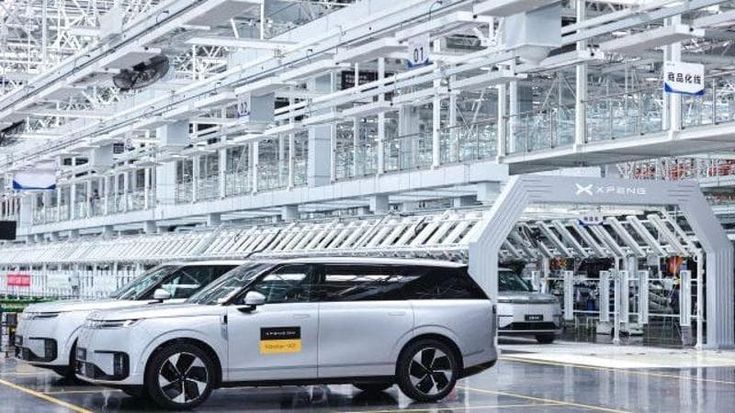 Robotaxi si fa sul serio: Xpeng avvia la produzione di serie. E con l’IA fa a meno del LiDar