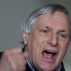 Mafia, Don Ciotti: "E' tornata forte con la crisi economica"
