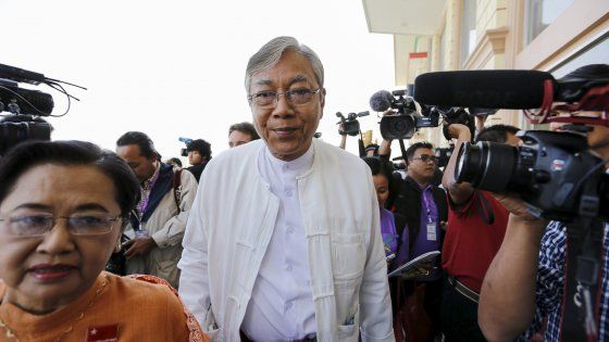 Myanmar alla svolta storica: l'economista Htin Kyaw eletto presidente