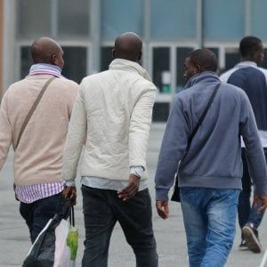 Torino, stroncata un'organizzazione di passeur: chiedevano tra 300 e 500 euro per portare i migranti in Francia