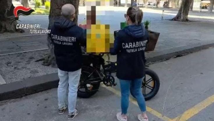 Rider sfruttati, quattro indagati a Messina
