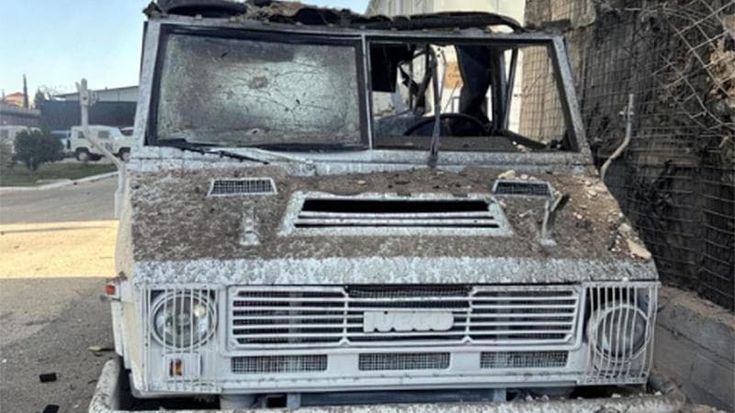 Razzi sui militari italiani, 4 feriti in Libano. Crosetto: “Nessuno usi le basi Unifil come scudi”