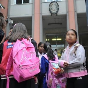 "Studenti stranieri in aule separate", rivolta a Vercelli contro la provocazione della scuola