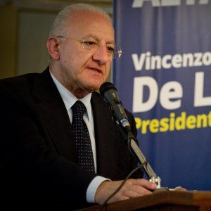 De Luca, avviso di garanzia per falso nell'inchiesta sulla variante di piazza della Libertà a Salerno