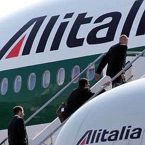 Alitalia, la ricapitalizzazione torna in salita
