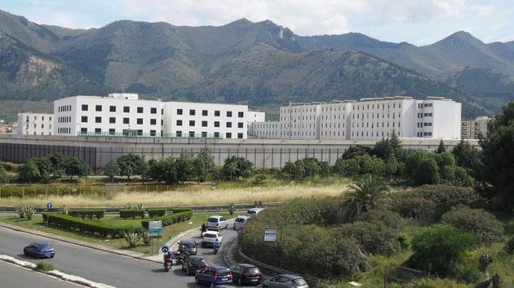 Sciopero della fame dell’ex pentito: “Ho paura, trasferitemi dal carcere di Pagliarelli”