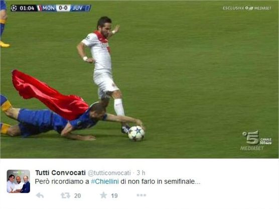  Monaco-Juventus: mano di Chiellini, l'ironia sui social
