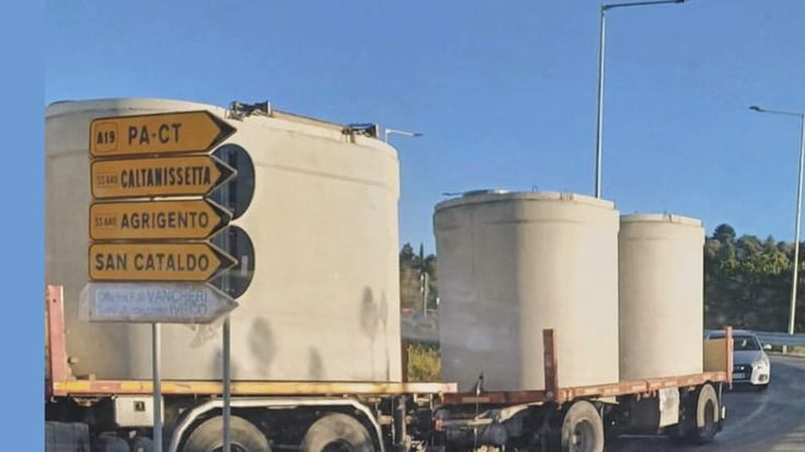 Siccità, a Caltanissetta acqua ogni sei giorni e una card per prelevarla dai silos