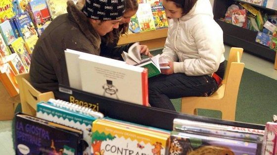Libri in regalo per i bambini malati: alla Feltrinelli di Bari la raccolta per i piccoli pazienti in ospedale