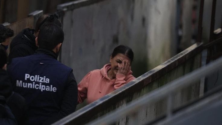 Scampia, la disperazione degli sgomberati della Vela gialla: “Finiamo in strada”