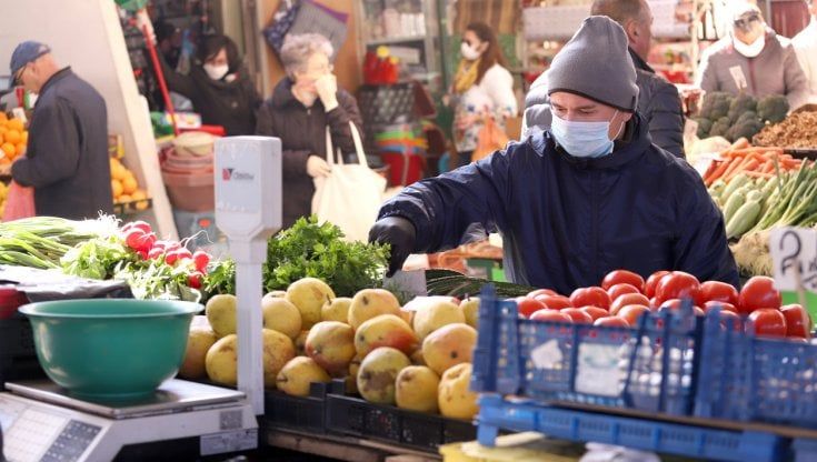 Spreco alimentare: nasce l'app per recuperare cibo nei mercati milanesi