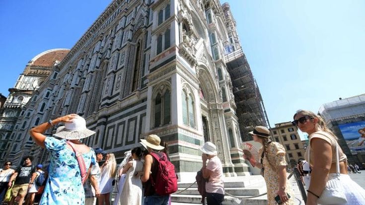Enit: il caldo non frena il pienone. Prenotazioni boom per l’Italia, ad agosto +20% su 2022, 1 su 3 da stranieri. “Meglio che nel 2019”
