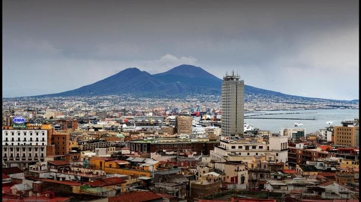 Casa, inferno affitti a Napoli: solo un alloggio su tre è a misura di reddito