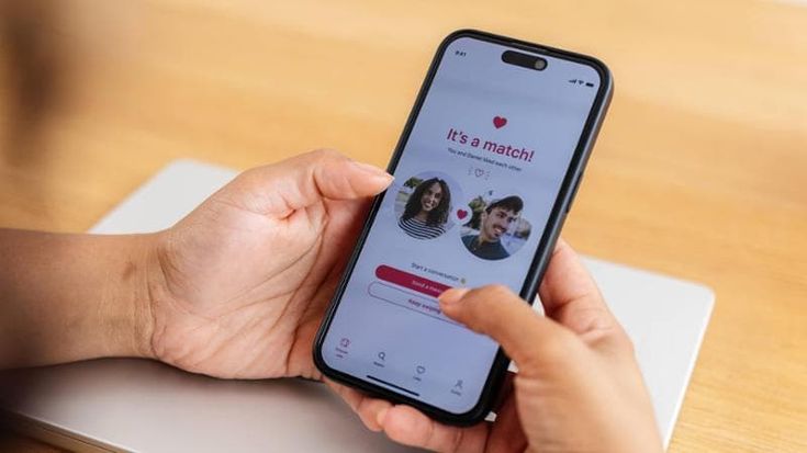 Se mi lasci ti cancello: l’amore digitale dura il tempo di un clic