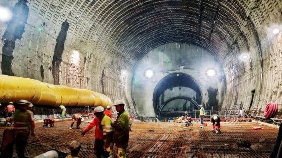 Tav, Tajani visiterà il cantiere francese. E Di Maio: "Troveremo un accordo con la Lega"