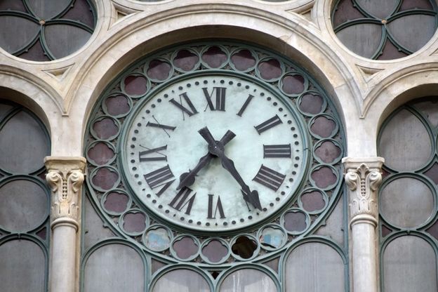 Torino Porta Nuova, stazione appena restaurata ma i vetri rimangono rotti