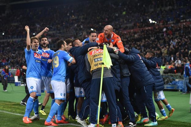 Fiorentina-Napoli, festa in campo e premiazione