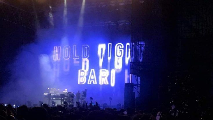 "Bari tieni duro!": il messaggio dei Chemical Brothers agli 8mila del lungomare