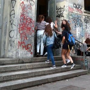 Faenza, insulti a un professore: 17enne indagato per minacce 
