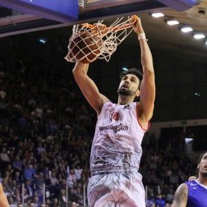 Basket, Eurocup: Zenit-Reggio Emilia 91-77, si va a gara 3