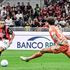 Il Milan si rialza, Lecce inconsistente: 3-0 a San Siro