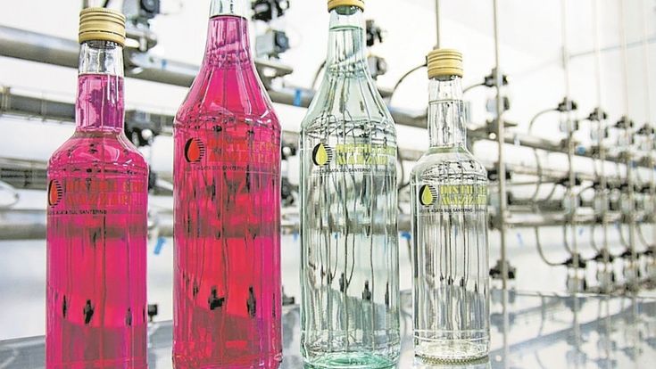 Altro che aceto: così il vino invenduto diventa disinfettante