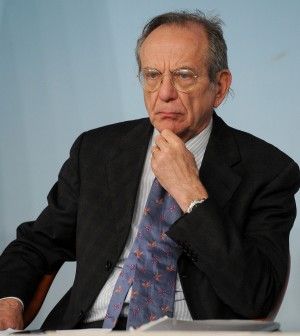Fitch: "Vittoria Renzi ok per il rating".Padoan: "Ue a un bivio, l'Italia fa differenza"