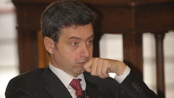 Intercettazioni, retromarcia del ministro: "Discuteremo e cambieremo: via il divieto di frasi integrali"