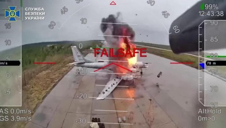L'esercito ucraino diffonde un nuovo video degli attacchi dei droni ai bombardieri russi