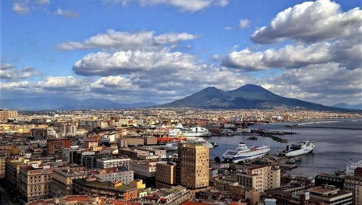 Vacanze di coppia: le destinazioni che rafforzano o mettono alla prova l’amore